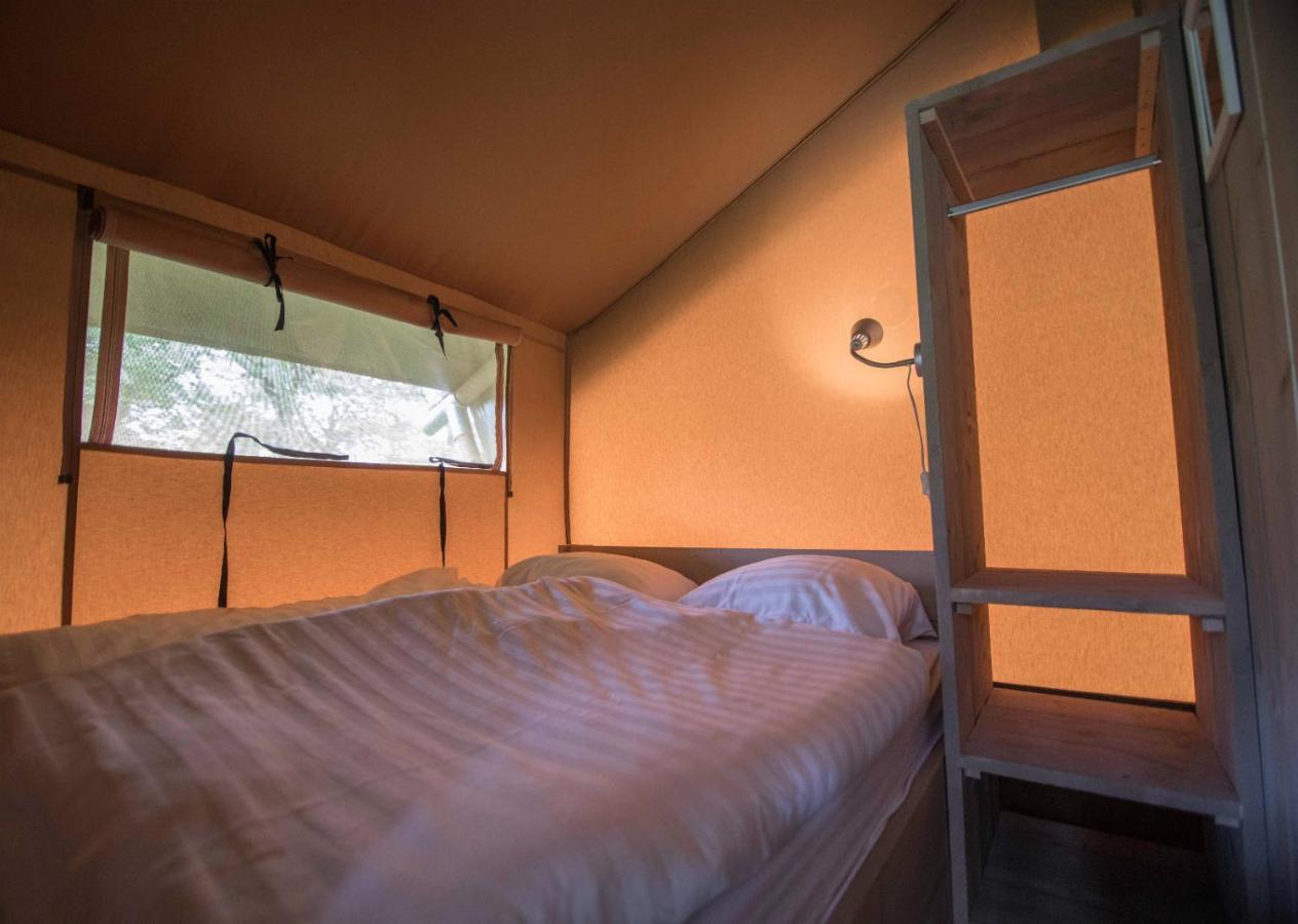 Glamping Renswoude Hotel Exterior photo